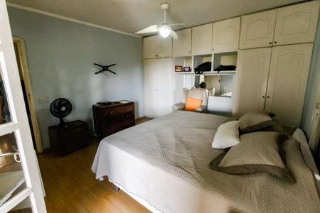 Casa à venda com 227m², 3 quartos e 4 vagas Casa à venda com 227m², 3 quartos e 4 vagasSuíte 1