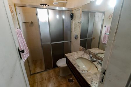 Casa à venda com 227m², 3 quartos e 4 vagas Casa à venda com 227m², 3 quartos e 4 vagasBanheiro da Suíte 2