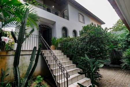 Casa à venda com 227m², 3 quartos e 4 vagas Casa à venda com 227m², 3 quartos e 4 vagasFachada