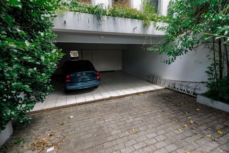 Casa à venda com 227m², 3 quartos e 4 vagas Casa à venda com 227m², 3 quartos e 4 vagasGaragem