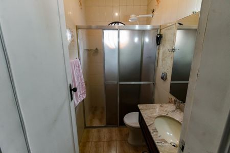 Casa à venda com 227m², 3 quartos e 4 vagas Casa à venda com 227m², 3 quartos e 4 vagasBanheiro da Suíte 2