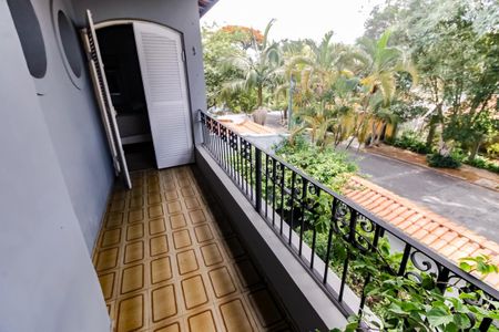 Casa à venda com 227m², 3 quartos e 4 vagas Casa à venda com 227m², 3 quartos e 4 vagasVaranda - Suíte 1