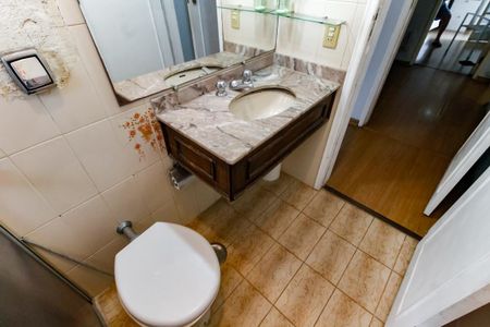 Casa à venda com 227m², 3 quartos e 4 vagas Casa à venda com 227m², 3 quartos e 4 vagasBanheiro da Suíte 2