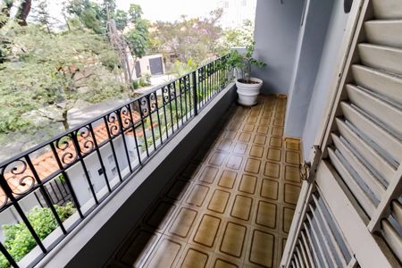 Casa à venda com 227m², 3 quartos e 4 vagas Casa à venda com 227m², 3 quartos e 4 vagasVaranda - Suíte 1