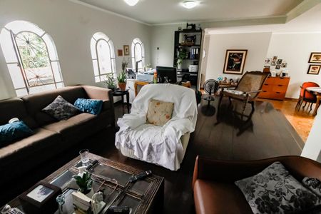 Casa à venda com 227m², 3 quartos e 4 vagas Casa à venda com 227m², 3 quartos e 4 vagasSala