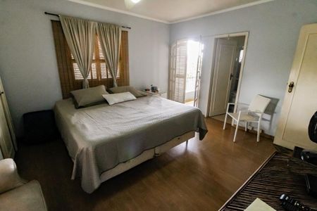 Casa à venda com 227m², 3 quartos e 4 vagas Casa à venda com 227m², 3 quartos e 4 vagasSuíte 1
