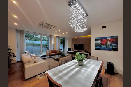 Sala de casa de condomínio à venda com 4 quartos, 224m² em Campo Belo, São Paulo