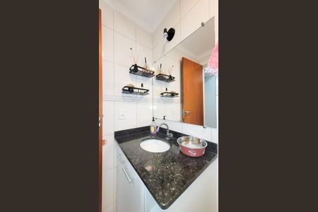 Apartamento à venda com 66m², 2 quartos e 2 vagas Apartamento à venda com 66m², 2 quartos e 2 vagasBanheiro social