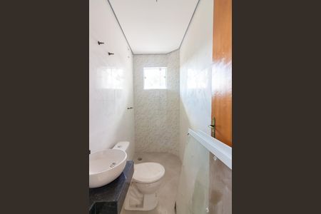 Casa à venda com 73m², 2 quartos e 1 vaga Casa à venda com 73m², 2 quartos e 1 vagaBanheiro da Suíte 1