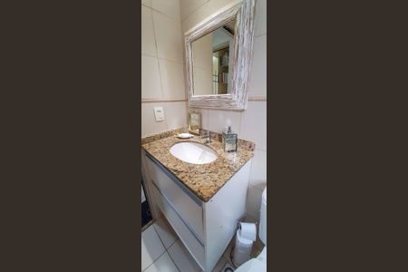 Apartamento à venda com 76m², 3 quartos e 2 vagas Apartamento à venda com 76m², 3 quartos e 2 vagasBanheiro Social