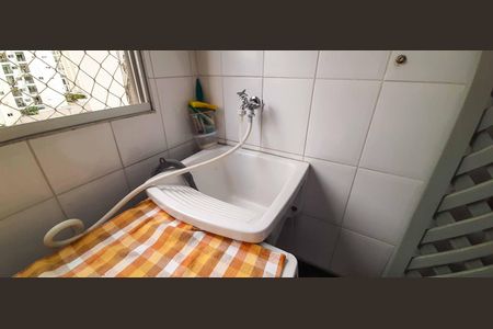 Apartamento à venda com 76m², 3 quartos e 2 vagas Apartamento à venda com 76m², 3 quartos e 2 vagasÁrea de Serviço