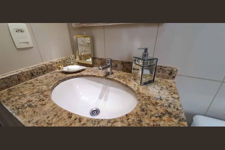 Apartamento à venda com 76m², 3 quartos e 2 vagas Apartamento à venda com 76m², 3 quartos e 2 vagasBanheiro Social