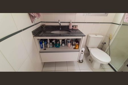 Apartamento à venda com 76m², 3 quartos e 2 vagas Apartamento à venda com 76m², 3 quartos e 2 vagasBanheiro da Suíte