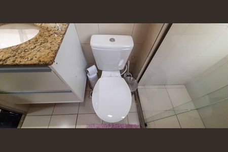 Apartamento à venda com 76m², 3 quartos e 2 vagas Apartamento à venda com 76m², 3 quartos e 2 vagasBanheiro Social