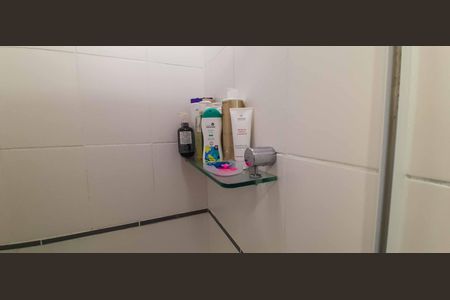 Apartamento à venda com 76m², 3 quartos e 2 vagas Apartamento à venda com 76m², 3 quartos e 2 vagasBanheiro da Suíte