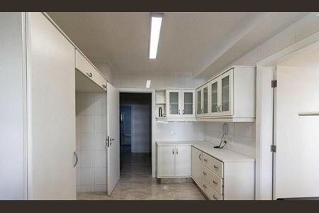 Apartamento à venda com 210m², 3 quartos e 4 vagas