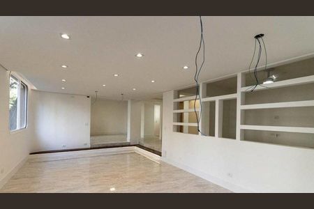 Apartamento à venda com 210m², 3 quartos e 4 vagas