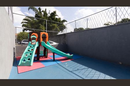 Casa de condomínio à venda com 60m², 2 quartos e 1 vaga Casa de condomínio à venda com 60m², 2 quartos e 1 vagaÁrea comum - Playground