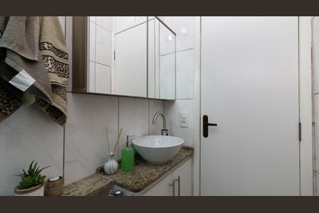 Casa de condomínio à venda com 60m², 2 quartos e 1 vaga Casa de condomínio à venda com 60m², 2 quartos e 1 vagaBanheiro