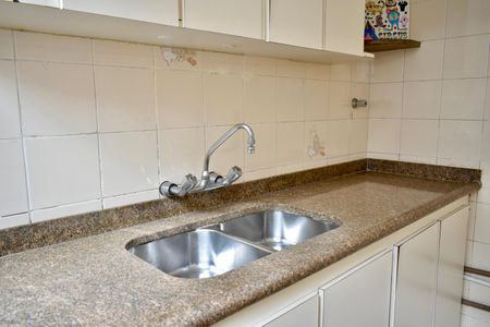 Casa à venda com 243m², 3 quartos e 3 vagas Casa à venda com 243m², 3 quartos e 3 vagasCozinha