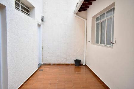 Casa à venda com 243m², 3 quartos e 3 vagas Casa à venda com 243m², 3 quartos e 3 vagasQuintal/Área de Serviço