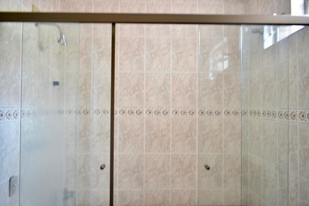 Casa à venda com 243m², 3 quartos e 3 vagas Casa à venda com 243m², 3 quartos e 3 vagasBanheiro da Suíte 1