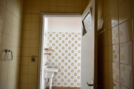 Casa à venda com 243m², 3 quartos e 3 vagas Casa à venda com 243m², 3 quartos e 3 vagasBanheiro de Serviço