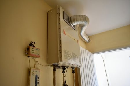 Casa à venda com 243m², 3 quartos e 3 vagas Casa à venda com 243m², 3 quartos e 3 vagasCorredor Lateral Externo