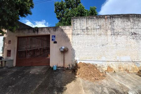 Casa à venda com 312m², 2 quartos e 4 vagas Casa à venda com 312m², 2 quartos e 4 vagasFachada do Prédio