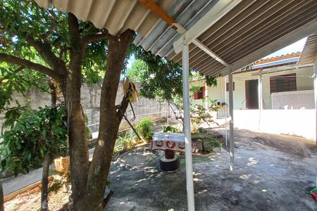 Casa à venda com 312m², 2 quartos e 4 vagas Casa à venda com 312m², 2 quartos e 4 vagasQuintal