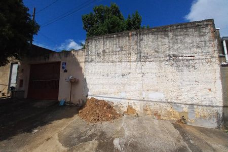 Casa à venda com 312m², 2 quartos e 4 vagas Casa à venda com 312m², 2 quartos e 4 vagasFachada do Prédio