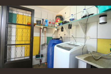 Casa à venda com 300m², 4 quartos e 2 vagas Casa à venda com 300m², 4 quartos e 2 vagasÁrea de Serviço