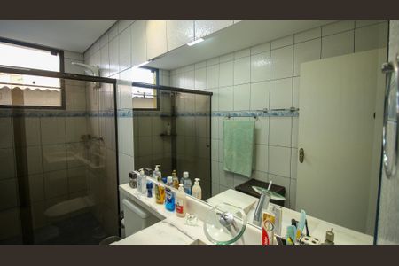 Casa à venda com 300m², 4 quartos e 2 vagas Casa à venda com 300m², 4 quartos e 2 vagasBanheiro ( Casa 2)