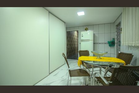 Casa à venda com 300m², 4 quartos e 2 vagas Casa à venda com 300m², 4 quartos e 2 vagasCozinha ( Casa 1)