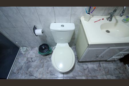 Casa à venda com 300m², 4 quartos e 2 vagas Casa à venda com 300m², 4 quartos e 2 vagasBanheiro ( Casa 1)