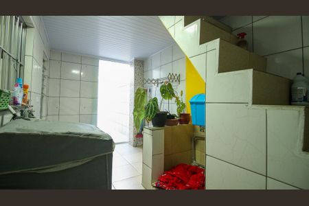 Casa à venda com 300m², 4 quartos e 2 vagas Casa à venda com 300m², 4 quartos e 2 vagasÁrea de Serviço ( Casa 1)