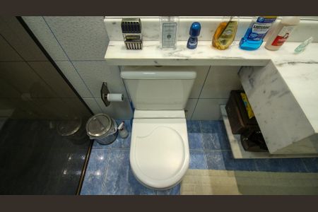 Casa à venda com 300m², 4 quartos e 2 vagas Casa à venda com 300m², 4 quartos e 2 vagasBanheiro ( Casa 2)