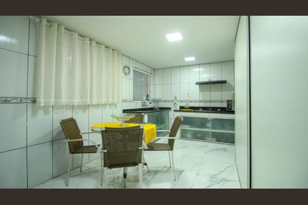 Casa à venda com 300m², 4 quartos e 2 vagas Casa à venda com 300m², 4 quartos e 2 vagasCozinha ( Casa 1)