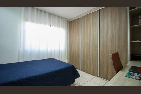 Casa à venda com 300m², 4 quartos e 2 vagas Casa à venda com 300m², 4 quartos e 2 vagasQuarto 2 ( Casa 2)