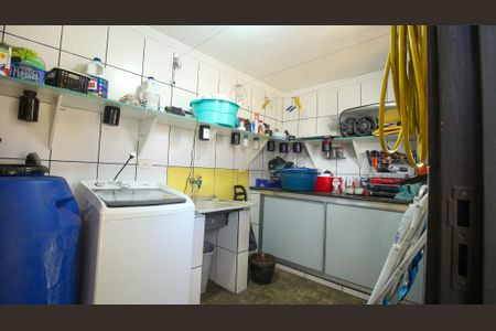 Casa à venda com 300m², 4 quartos e 2 vagas Casa à venda com 300m², 4 quartos e 2 vagasÁrea de Serviço