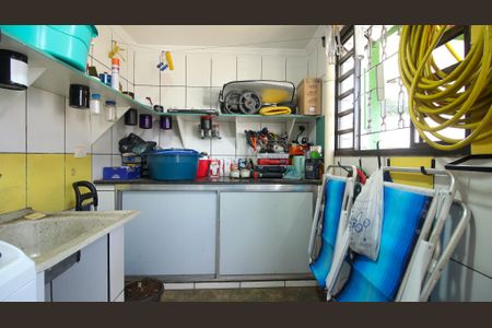 Casa à venda com 300m², 4 quartos e 2 vagas Casa à venda com 300m², 4 quartos e 2 vagasÁrea de Serviço