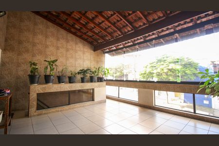 Casa à venda com 300m², 4 quartos e 2 vagas Casa à venda com 300m², 4 quartos e 2 vagasÁrea Externa