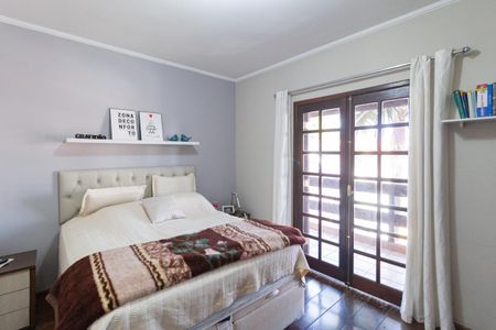 Casa à venda com 245m², 3 quartos e 5 vagas Casa à venda com 245m², 3 quartos e 5 vagasSuíte