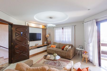 Casa à venda com 245m², 3 quartos e 5 vagas Casa à venda com 245m², 3 quartos e 5 vagasSala