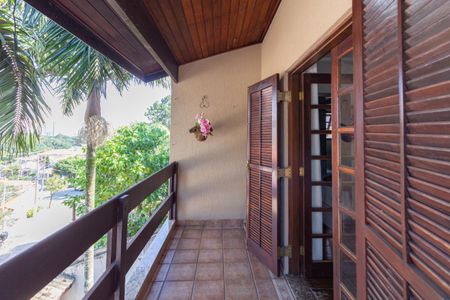 Casa à venda com 245m², 3 quartos e 5 vagas Casa à venda com 245m², 3 quartos e 5 vagasSacada da suíte