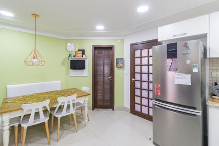 Casa à venda com 245m², 3 quartos e 5 vagas Casa à venda com 245m², 3 quartos e 5 vagasCozinha