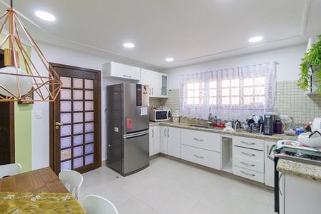 Casa à venda com 245m², 3 quartos e 5 vagas Casa à venda com 245m², 3 quartos e 5 vagasCozinha