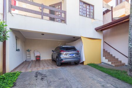 Casa à venda com 245m², 3 quartos e 5 vagas Casa à venda com 245m², 3 quartos e 5 vagasGaragem