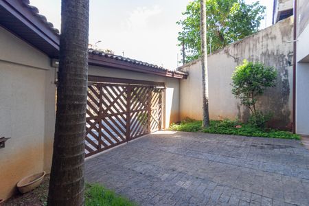 Casa à venda com 245m², 3 quartos e 5 vagas Casa à venda com 245m², 3 quartos e 5 vagasGaragem