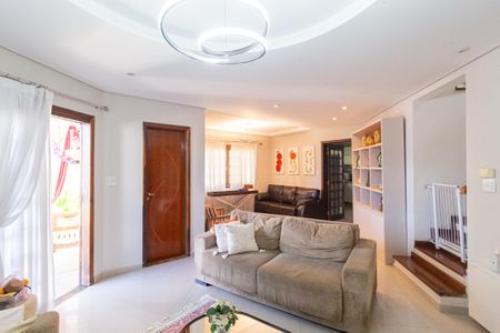 Casa à venda com 245m², 3 quartos e 5 vagas Casa à venda com 245m², 3 quartos e 5 vagasSala